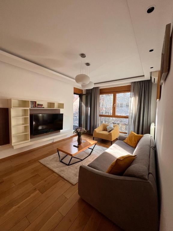 Central Garden Pekovic - 2