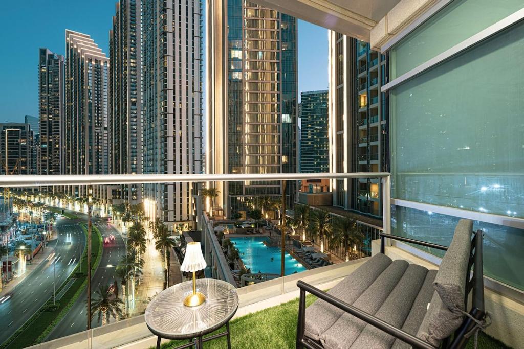 Beautiful 2 BR Apartment next to Opera I Burj View, Dubaj