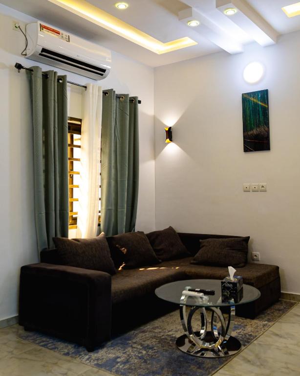 Stylish 2BR Modern Apt in Cité Baguida, Lomé