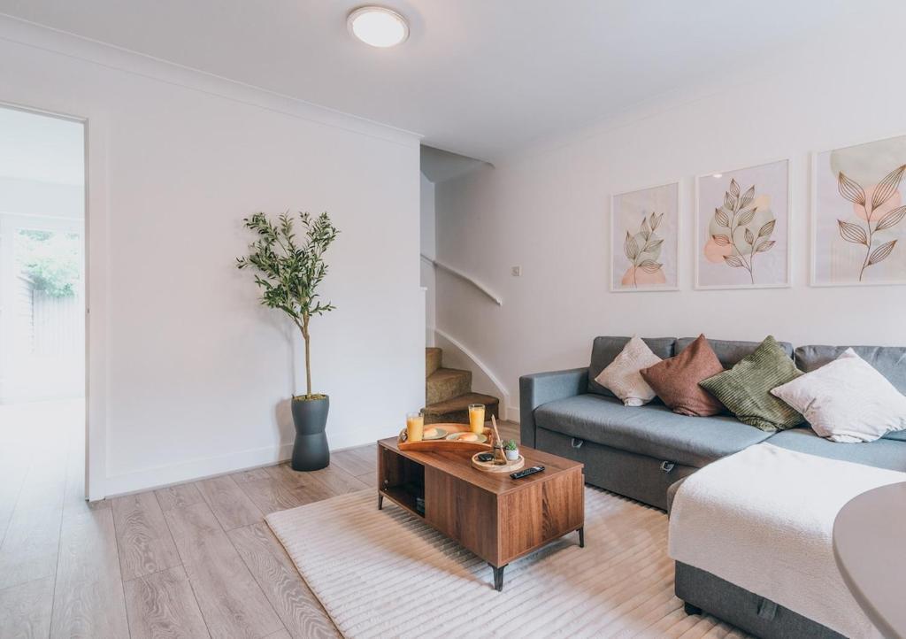 The Bay Hideaway - Lovely 2bd house - up to 6 people, Cardiff