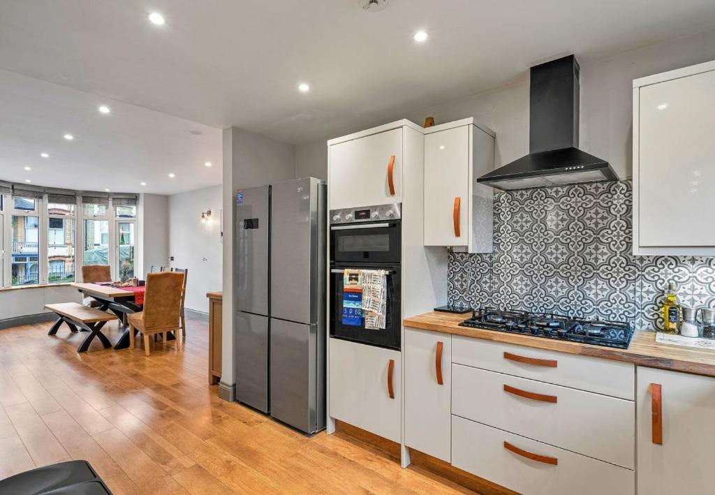 Finest Retreats - The Lamb Park Lookout, Ilfracombe