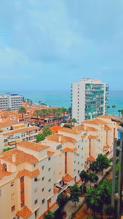 Kaizen3 Beachfront pools and terrace, Benalmádena