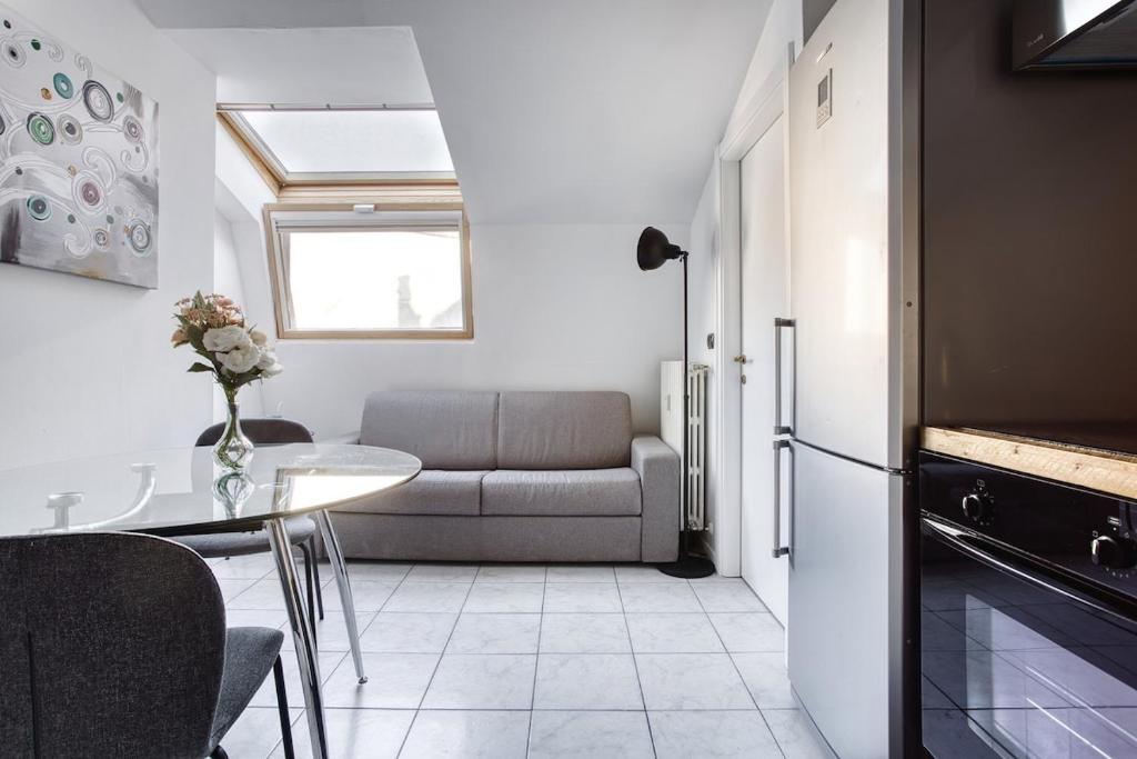 Cozy one bedroom apt close 2 public transportation, Milán