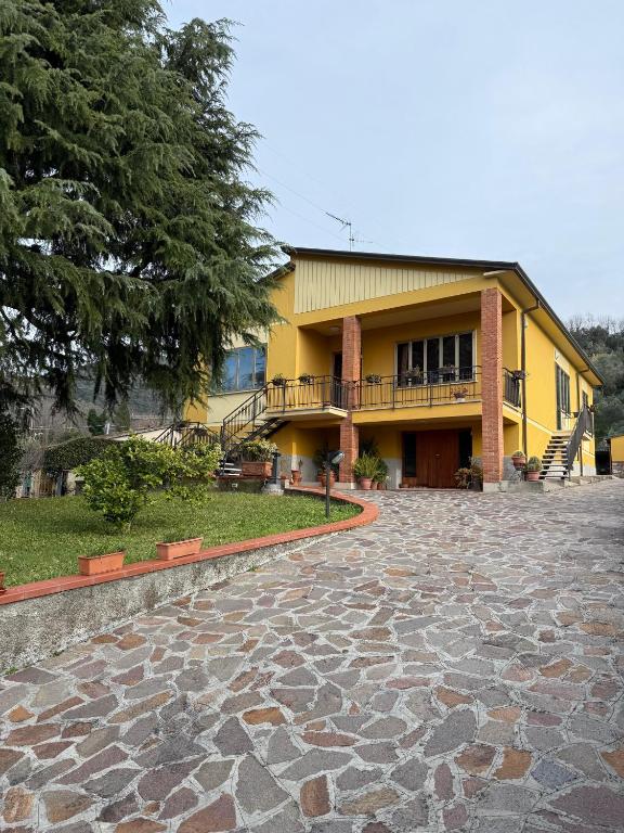 Casa Rontani, Quiesa