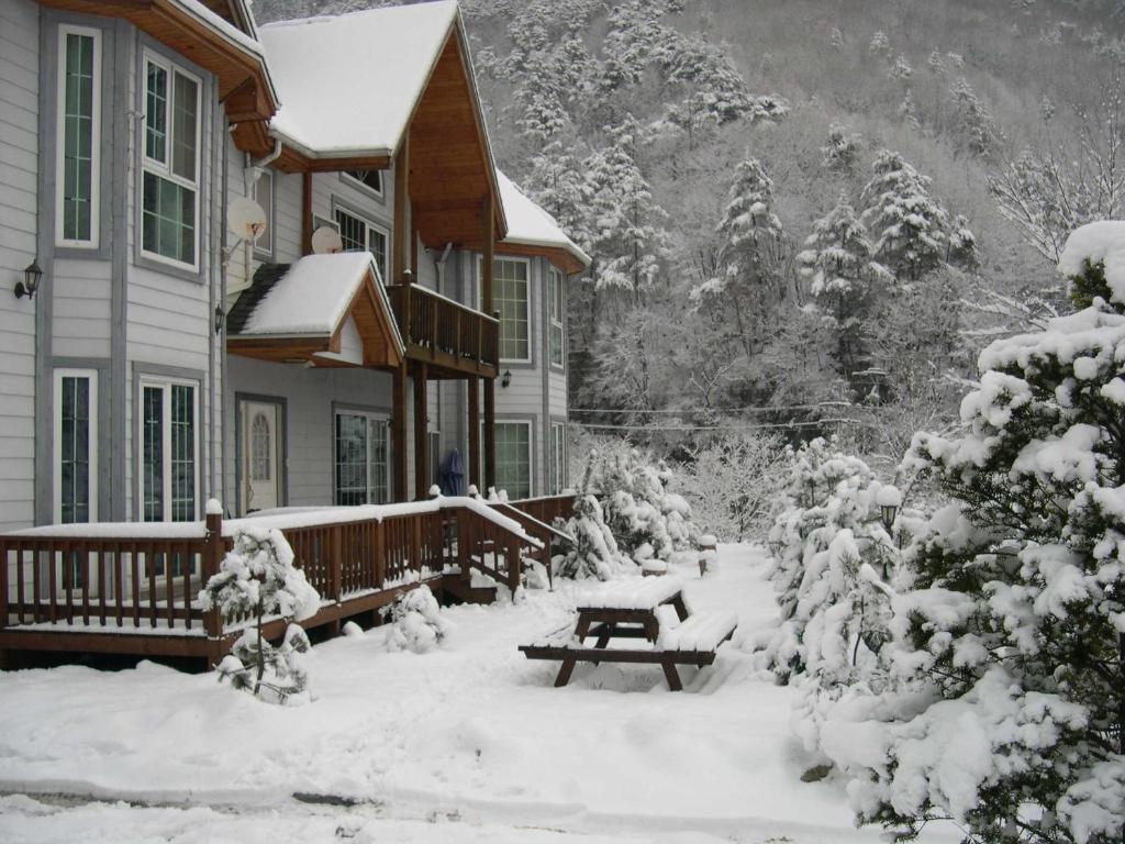 Exterior view, Happy Dream Pension in Pyeongchang-gun