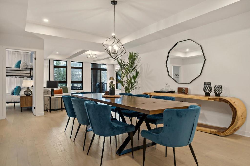 Vast & Luxurious 3 bedroom - Verbier 1-103, Mont-Tremblant