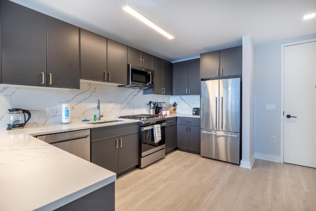 Modern Apt with Indoor Pool, New Rochelle