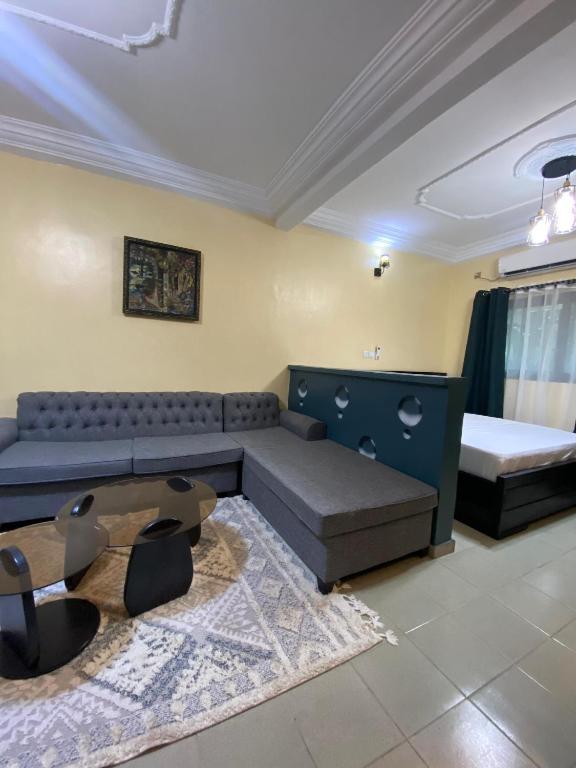 Chambre Meublée, Douala