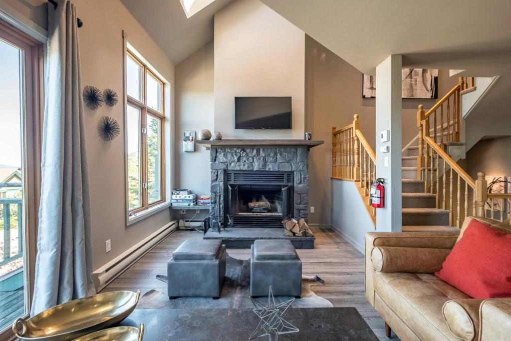 Clairiere 404 - Spectacular Mont-Tremblant Chalet, Mont-Tremblant