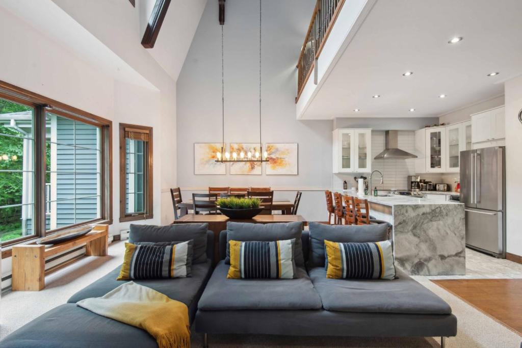 Steps to Adventure - Manoir 118-10, Mont-Tremblant