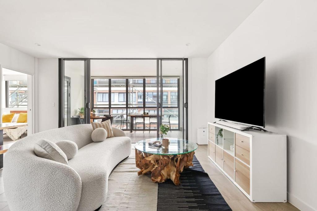 Ivory Cove - Coastal Elegance by the Beach, Deewhy