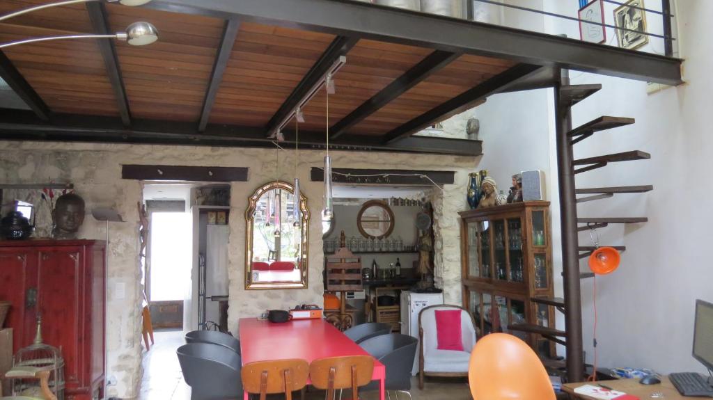 Maison colorée, jardin et studio - 4