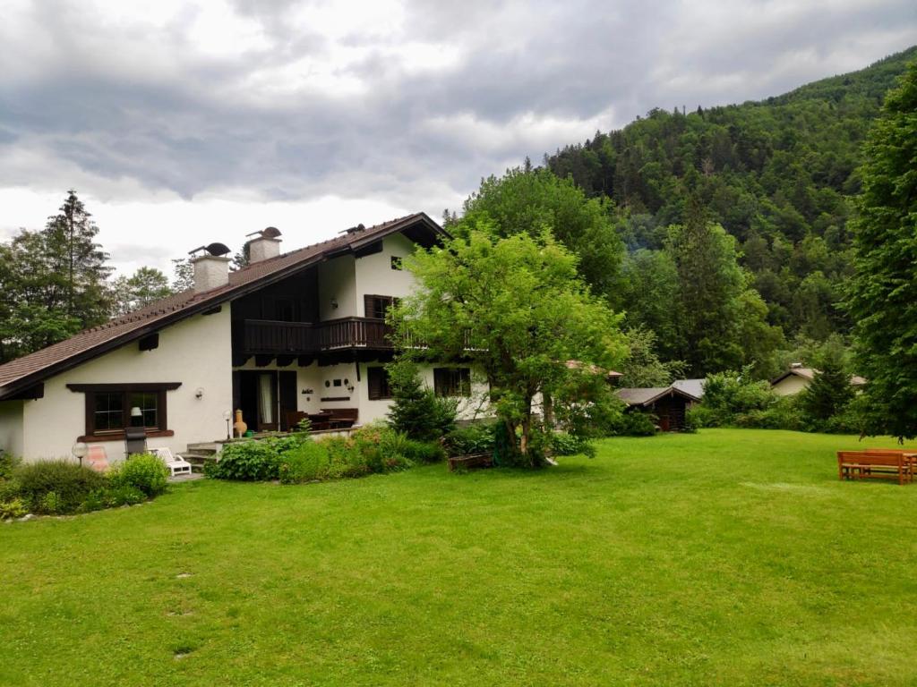 Large house with big garden - 2