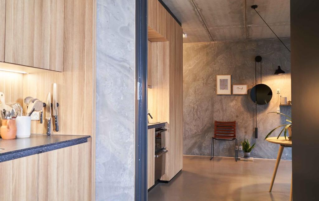 Kitchen, Hotel GUESTapart in Aarhus