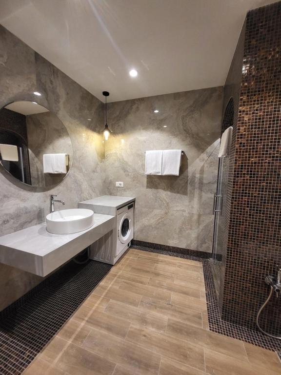 Sea Breeze, The Grand 313, Nardaran