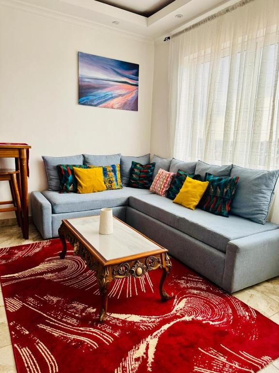 Bright Modern Apartment with Balcony, Kigali