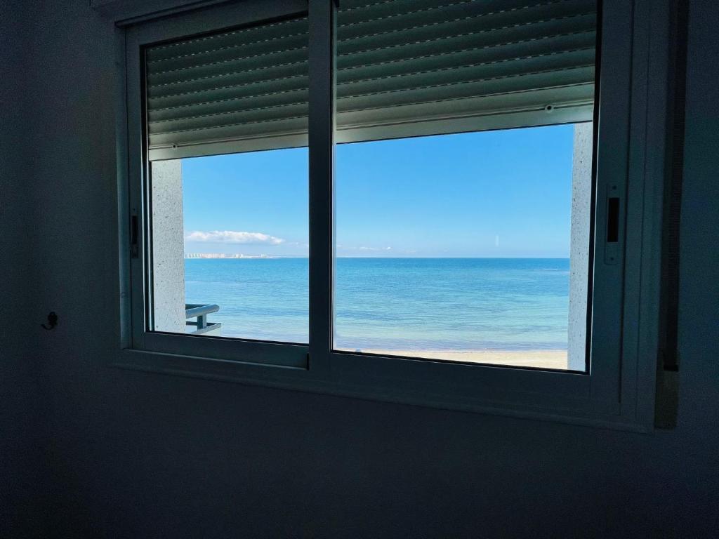 Puerta del Mediterraneo by Alina365 전경