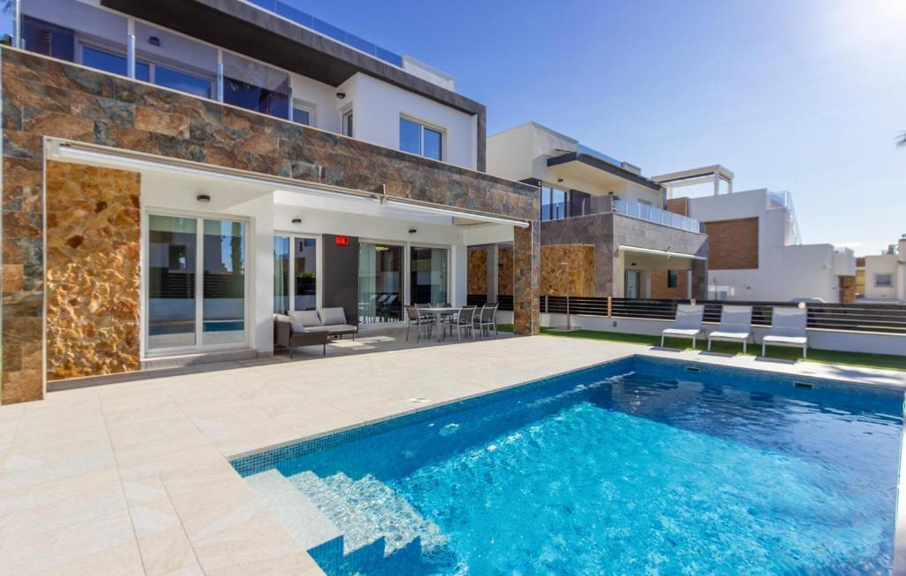 Beautiful Home In Torrevieja With Wifi, Torrevieja