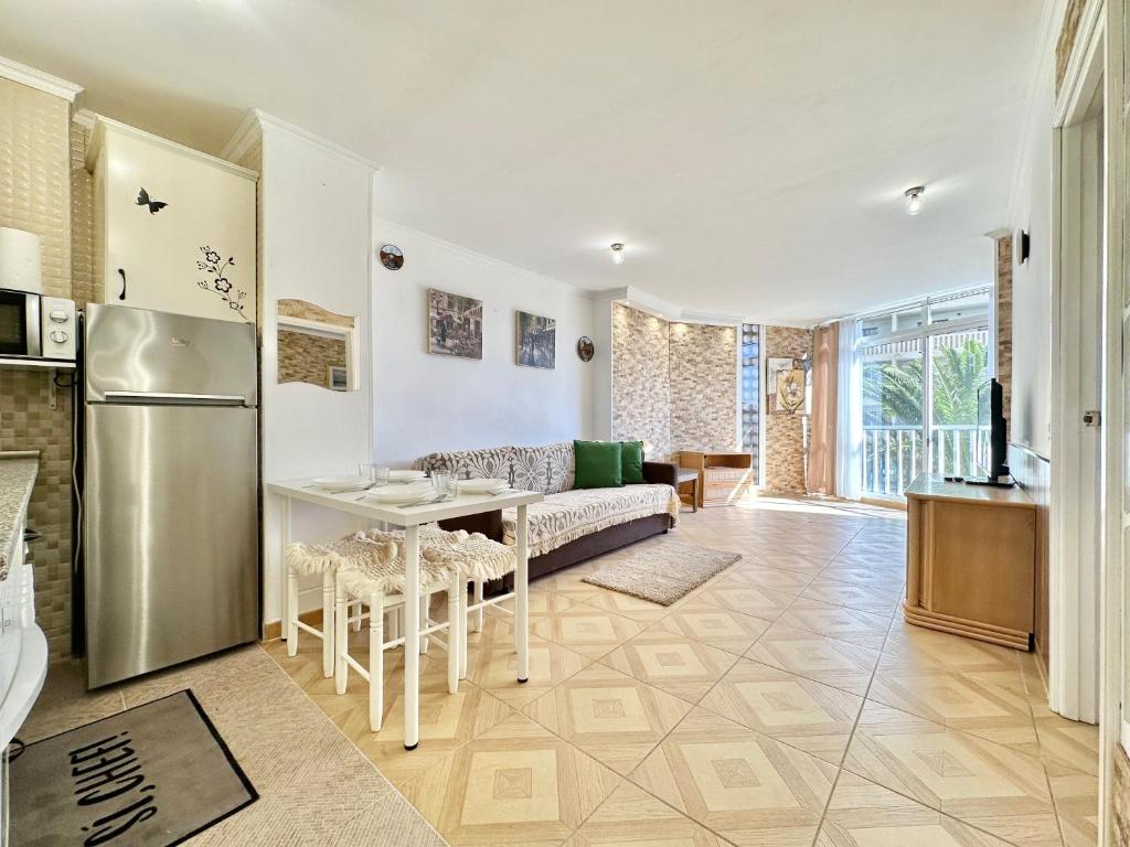 Torres de Yomely - M1F, Playa de las Americas