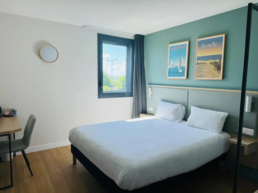 Kyriad Bordeaux Nord Sainte Eulalie，位于Sainte-Eulalie的酒店