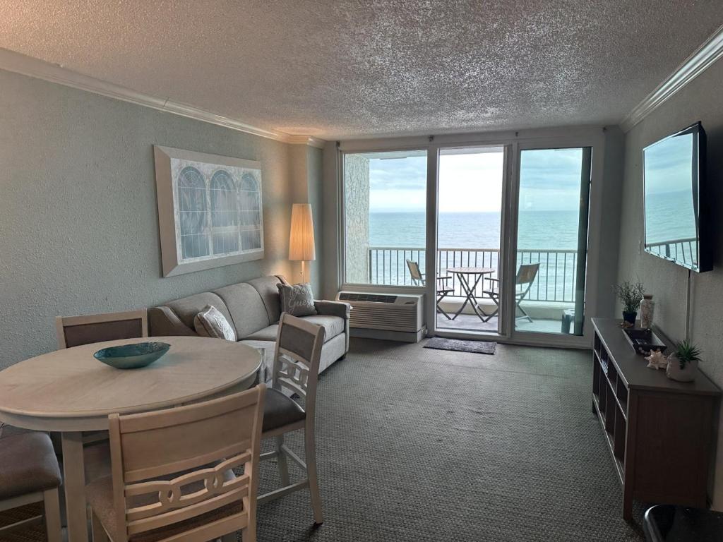 Oceans Edge Escape, Abbeyville