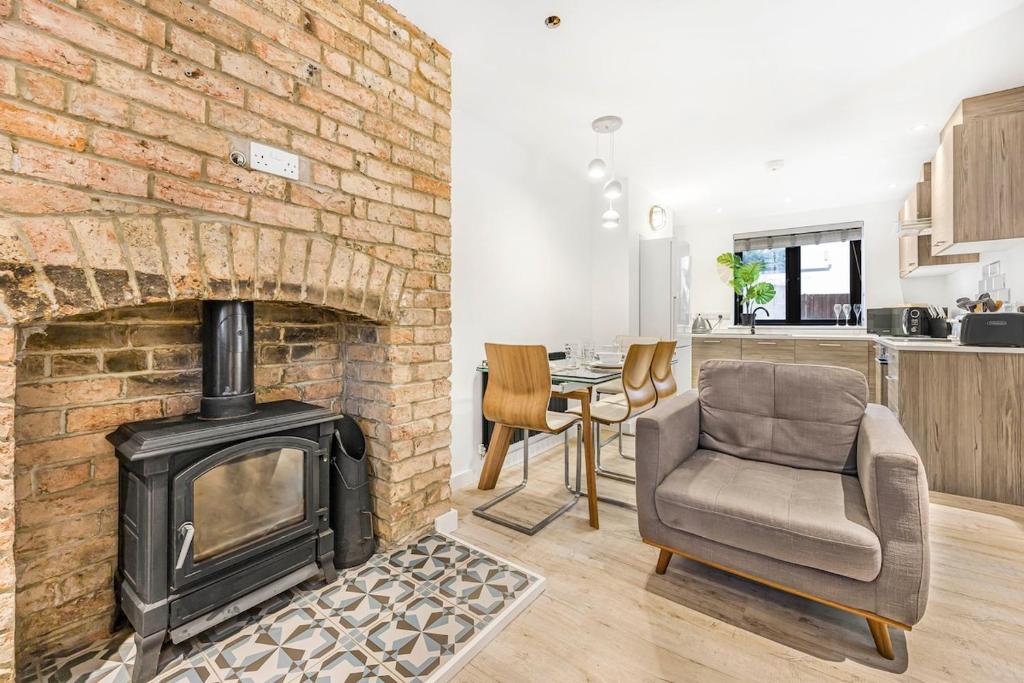 Quaint Mews House in Tivoli, Cheltenham