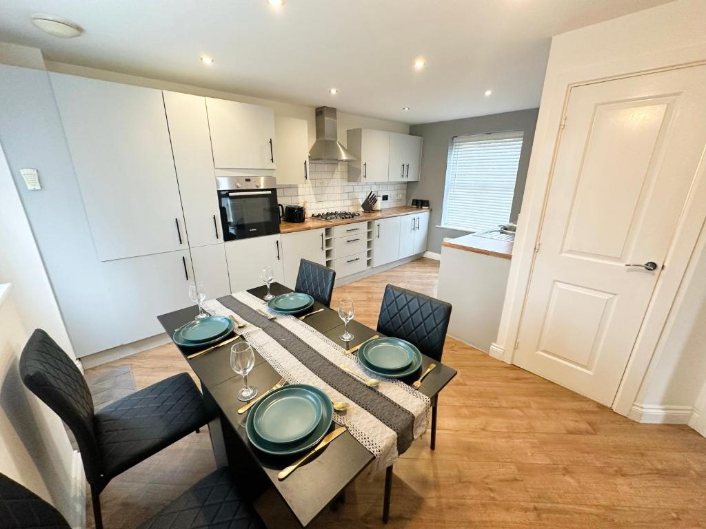 Luxurious Home Away From Home, Nuneaton