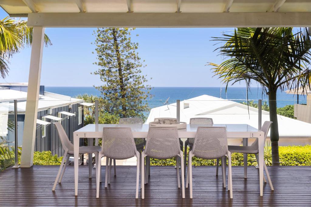 Sunshine Bliss Rooftop Retreat and Pool, Noosa Heads