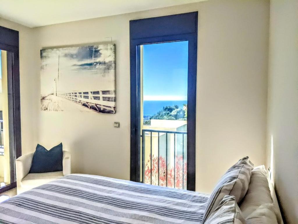 Spacious apartment with 3 pools & gym - 4