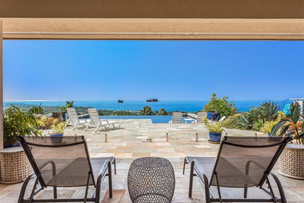 Akoa Place, Kailua-Kona