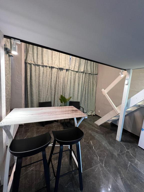 Mirotadze H11, Tbilisi