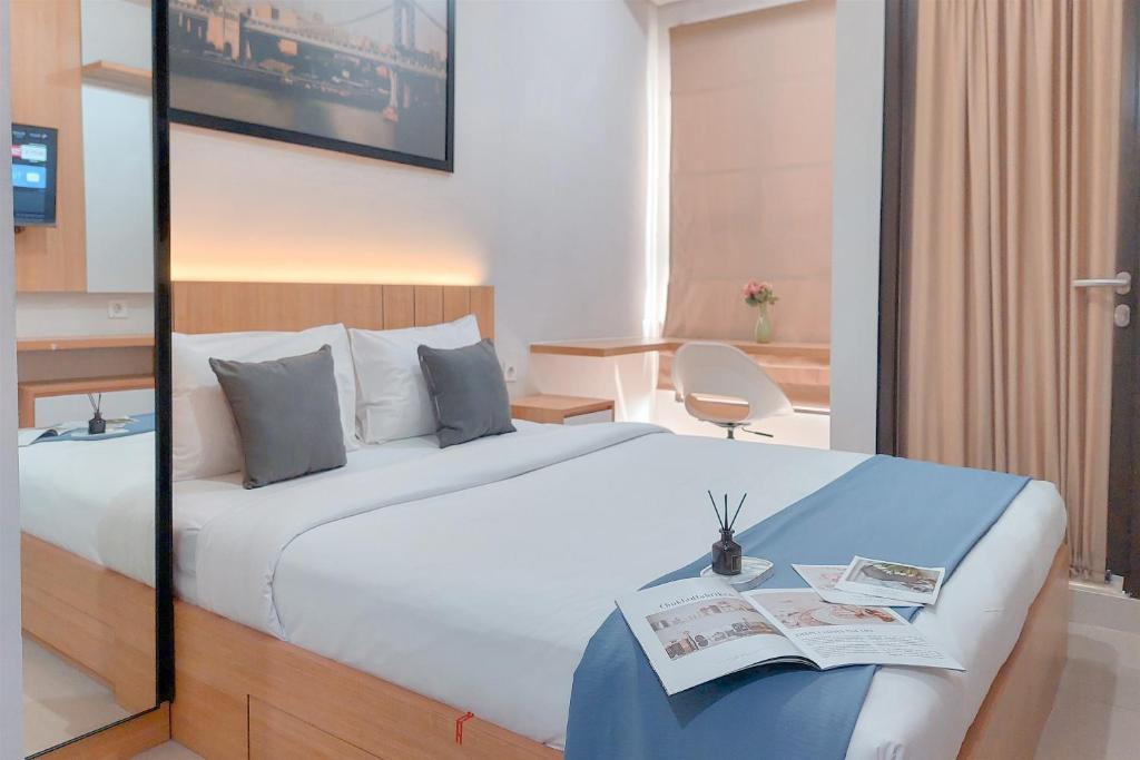 Homey Studio at Transpark Bintaro Apartment By Travelio, Tangerang