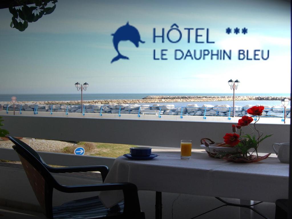 Hôtel Le Dauphin Bleu - 1