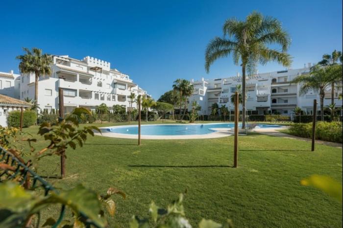 Isla Candor free parking by Staycare - 2
