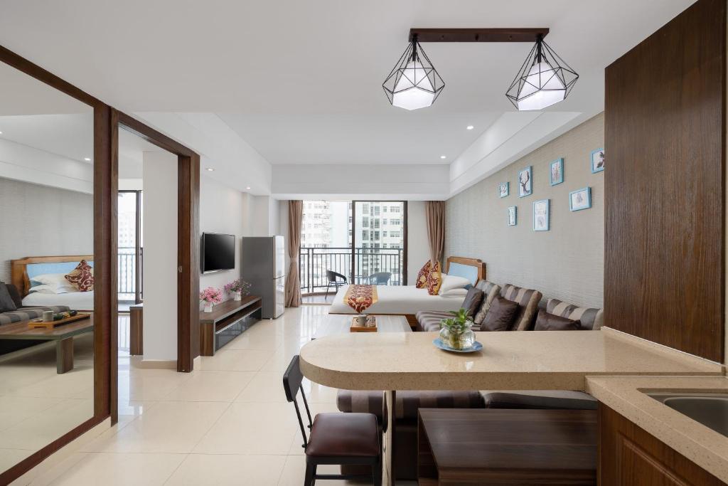 Sanya Sun and Sea Gueshouse 전경