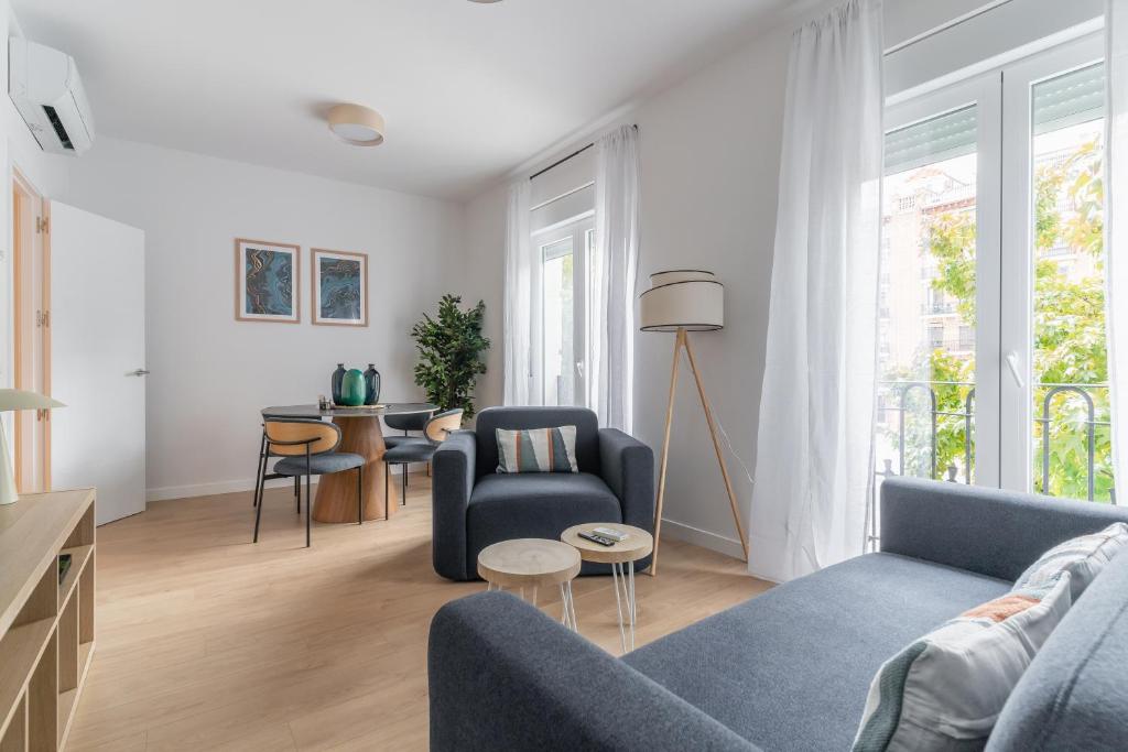Renovated Modern -4 bedrooms 2baths-Salamanca, Мадрид
