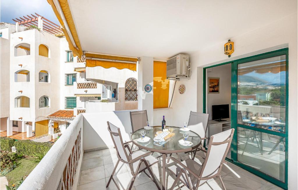 1 Bedroom Nice Apartment In Benalmádena - 2