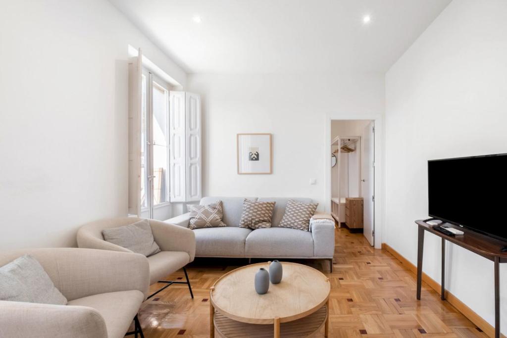 Bright apartment-4Bedrooms 2Bathrooms - Goya - 3