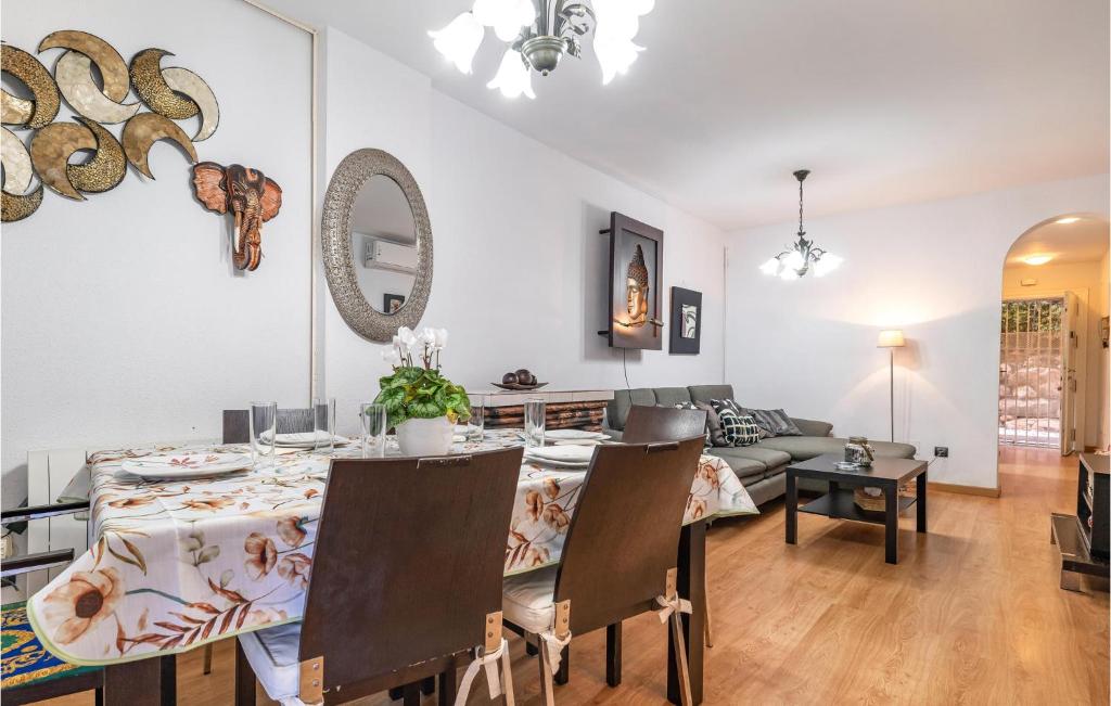 Lovely Apartment In Benalmádena - 4