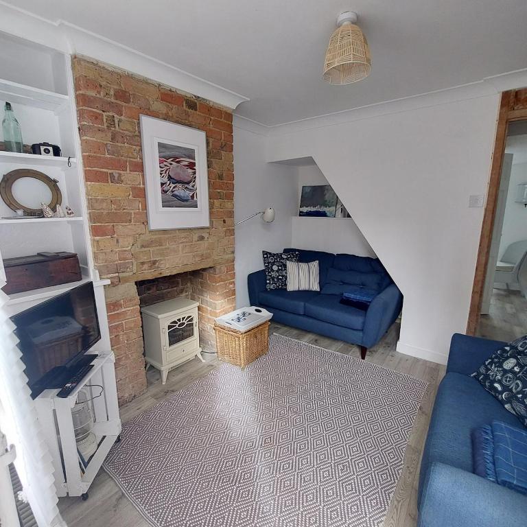 The little Blue House Cosy two bedroom cottage, Deal