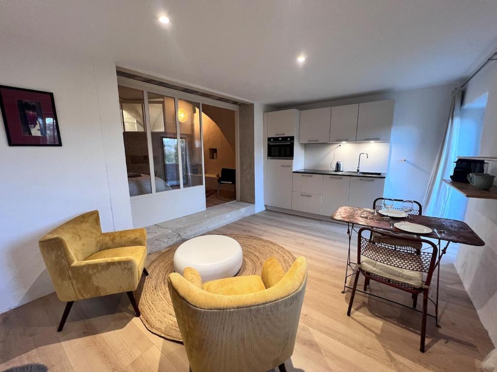 Près d'Avignon, studio de charme avec vue, Villeneuve-lès-Avignon