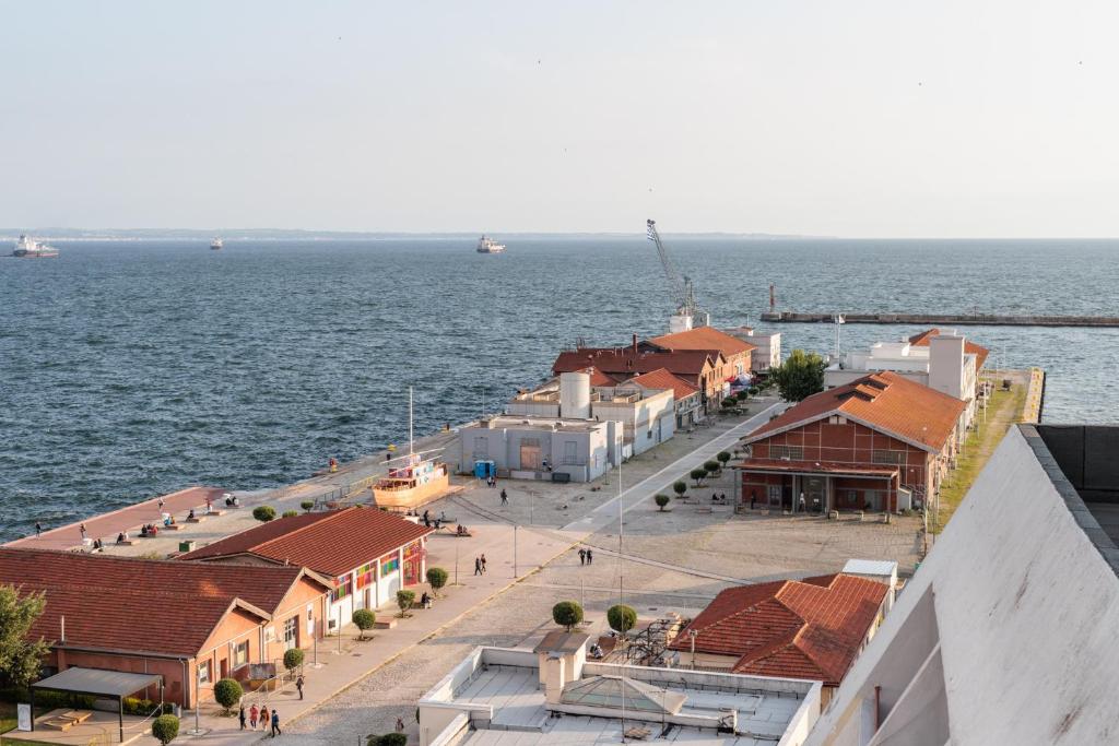 Studio With City And Side Sea View, Soluň