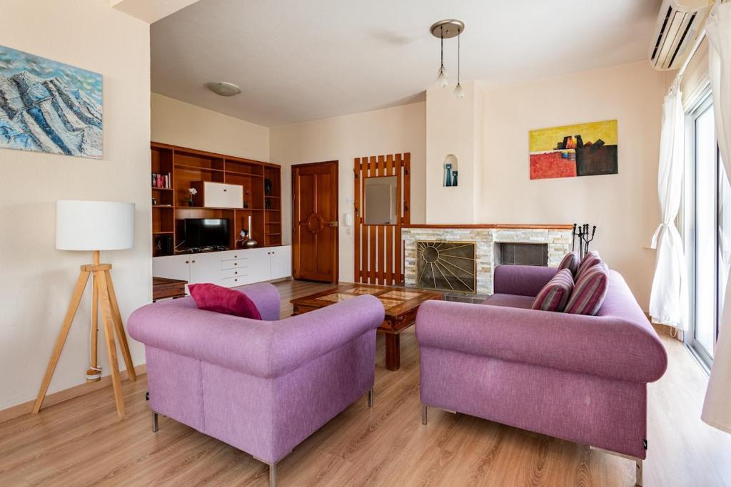 Central, renovated, fully equipped, spacious 3BD, Strovolos