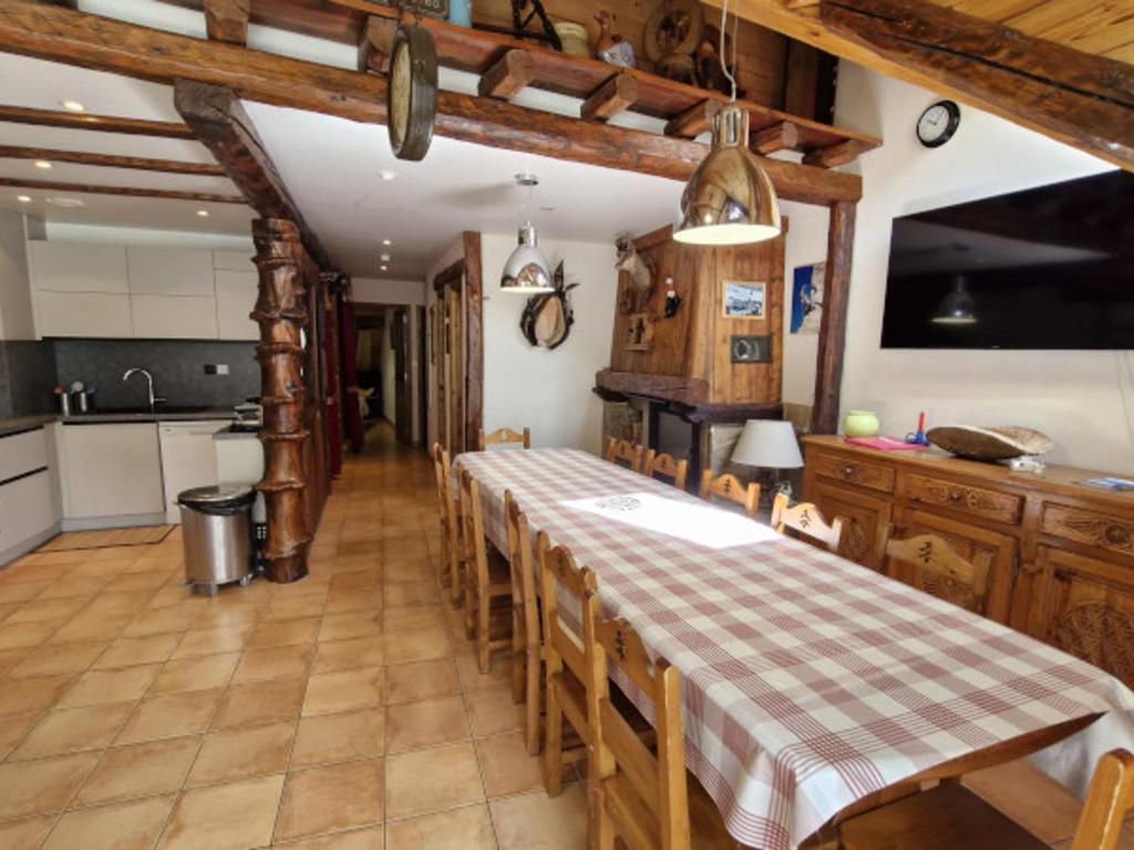 Chalet 11 pers, 5 ch, pied des pistes, balcon, parking, Wi-Fi, cheminée, Serre Chevalier - FR-1-762-27 - 4