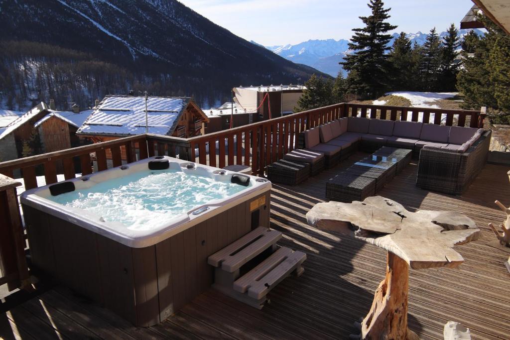 Spacious Chalet 16/18 Guests w/Slope View, Jacuzzi et Sauna - 4