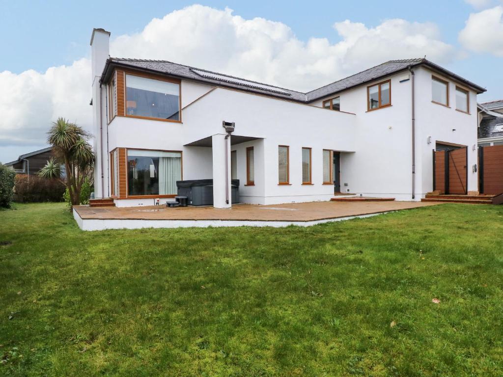 Swyn Llyr, Rhosneigr