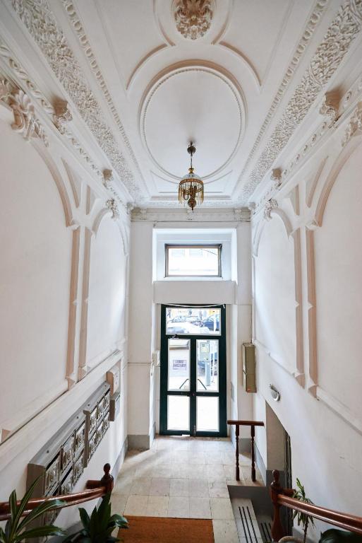 Silk Lisbon photo