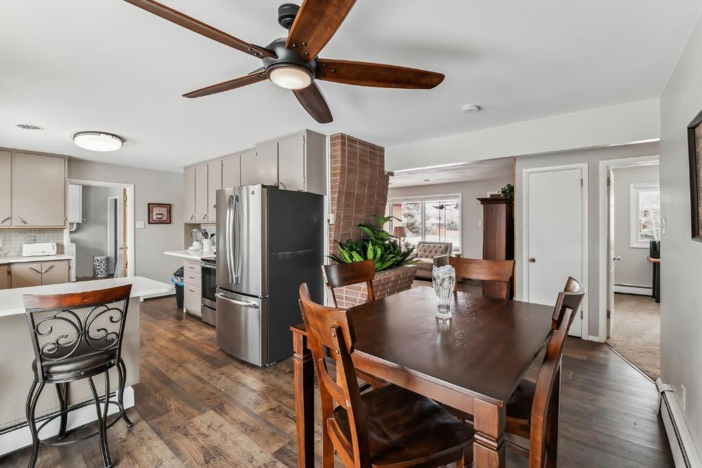 Comfortable & Spacious 3BR Home in Cheyenne home, Cheyenne