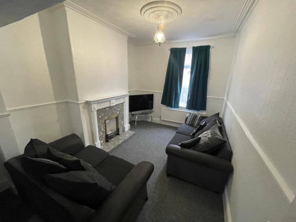 Cosy 2 Bed Home, Ideal Location, Doncaster