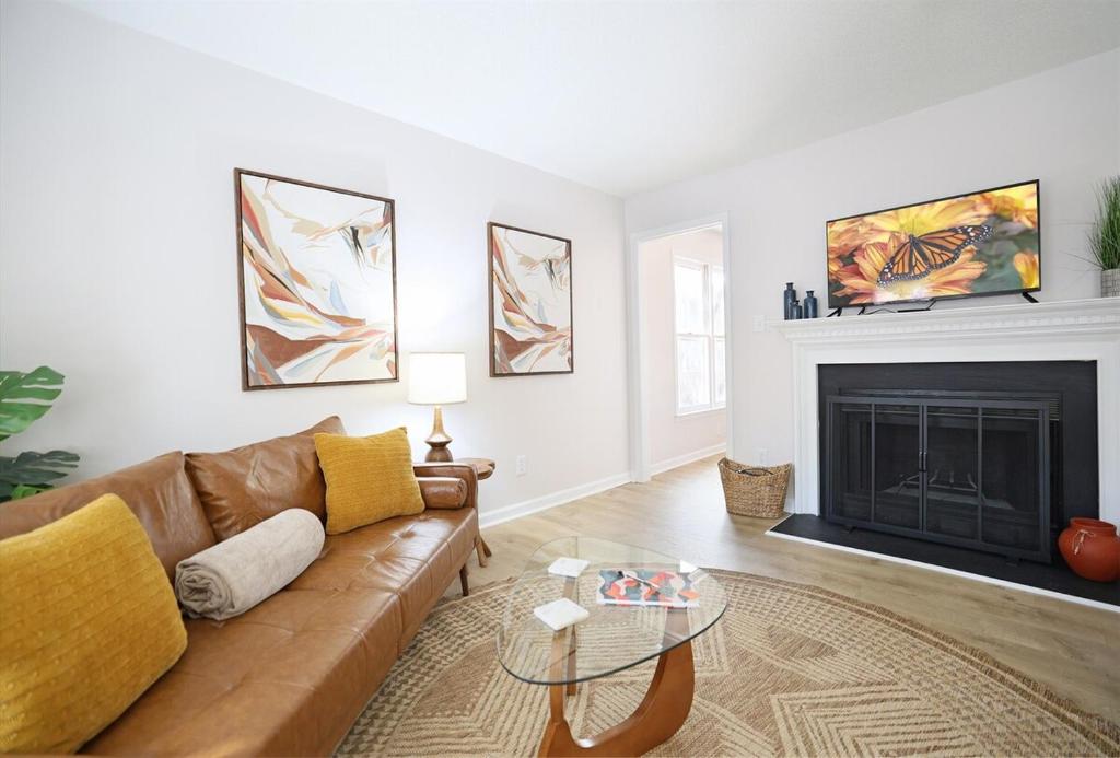 New & Renovated Modern Retreat 2 mi from Duke, Durham